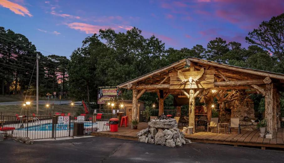 Stonegate Lodge W Pool & Outdoor Firepits Room #201 Eureka Springs Luaran gambar